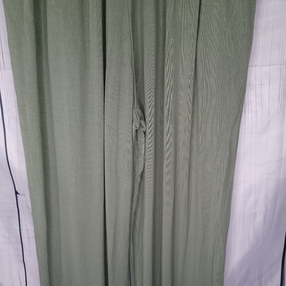 Abercrombie & Fitch Olive Green Sleeveless Jumpsuit - Picture 11 of 13